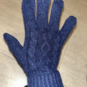 Elegant Navy Knit Gloves